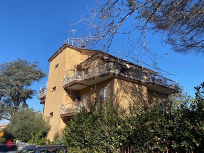 Appartamento in Vendita in Via Mercato Saraceno 41 a Roma