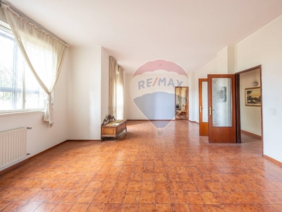 Appartamento in Viale Nitta, Catania, 5 locali, 2 bagni, 120 m²