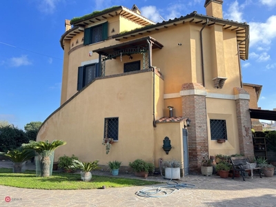 Casa Bi/Trifamiliare in Vendita in Via di Valle Santa a Roma