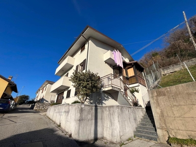Casa indipendente con garage dalla vista panoramica Forgaria nel Friuli