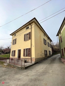 Casa indipendente in Vendita in cogno di grezzo a Bardi