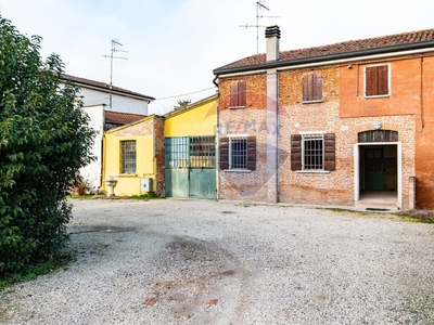 Casa semindipendente in Via Villanova De Bellis, San Giorgio Bigarello