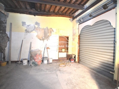 Immobile commerciale in Affitto a Lucca, 700€, 26 m²