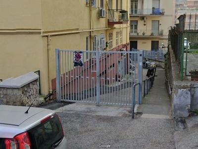 Negozio/Locale commerciale in Vendita in Via Pietro Castellino 105 a Napoli