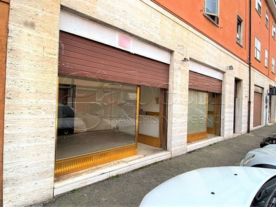 Negozio in Vendita a Ferrara, 30'000€, 49 m²