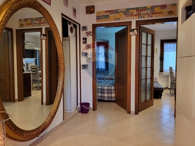 Quadrilocale a Sant'Olcese, 1 bagno, 70 m², 2° piano, ottimo stato