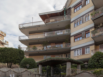 Quadrilocale da ristrutturare a Roma