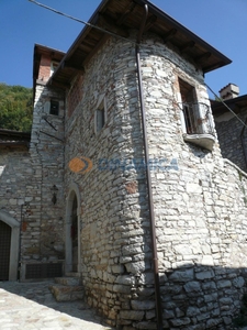 Rustico in Via longuelo, Bergamo, 6 locali, 5 bagni, con box, arredato