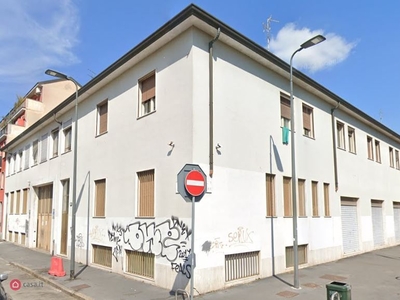 Stabile / Palazzo in Vendita in Via Oristano 12 a Milano