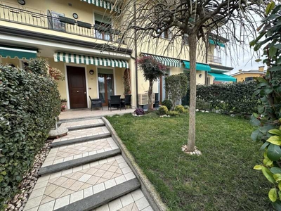 Villa a Schiera in Vendita ad Boara Pisani - 174000 Euro