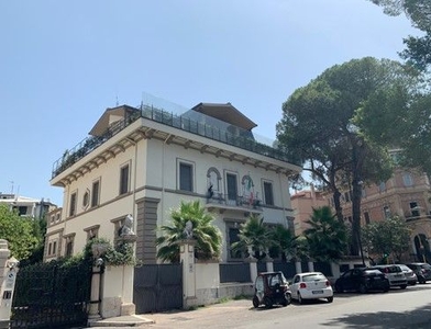 Villa in Vendita in Via Saverio Mercadante 28 a Roma