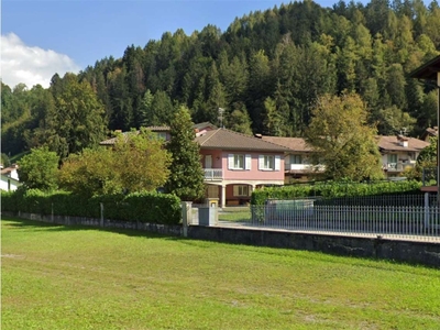 Villa in Via Donizetti 205, Onore, 7 locali, 4 bagni, giardino privato
