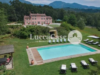 Villa Singola in Vendita ad Capannori - 2700000 Euro