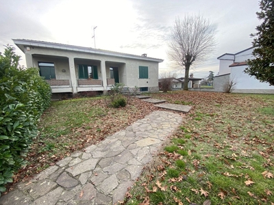 Villetta bifamiliare a Castel San Giovanni, 5 locali, 2 bagni, 300 m²