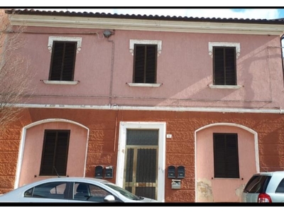 Appartamento in vendita a Fabriano, Via Vincenzo Monti 11