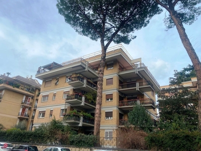 Appartamento in Affitto in Via val di lanzo a Roma