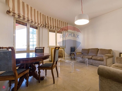 Appartamento in Affitto in Viale Regina Margherita 9 a Palermo
