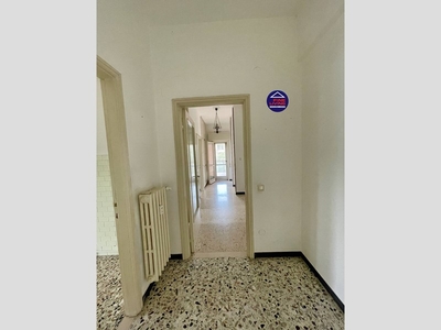 Appartamento in Vendita a Pesaro, zona Villa San Martino, 170'000€, 120 m²