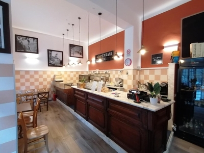 Bar in vendita a Carrara via VII Luglio,