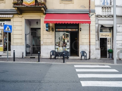 Bar in vendita a Omegna piazza Filippo Maria Beltrami, 4