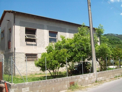 Capannone Industriale in in vendita da privato a Massarosa via del Teatro, 43