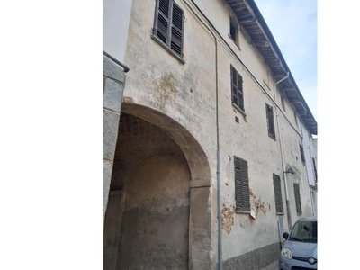 Rustico/Casale in vendita a Revigliasco d'Asti, Via Roma 0