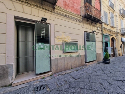 Immobile commerciale in Affitto a Caserta, zona Centro, 800€, 60 m²