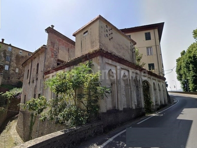 Magazzino in vendita a Barga via Guglielmo Marconi, 35