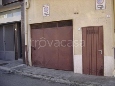 Magazzino in vendita ad Acquaviva delle Fonti via Bonavoglia, 31