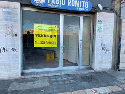 Negozio in vendita a Bari via Giuseppe Capruzzi, 20-A