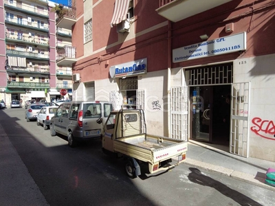 Negozio in vendita a Bari via Podgora, 135