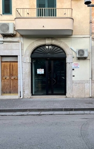 Negozio in vendita a Orta Nova piazza Pietro Nenni, 6
