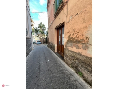 Negozio/Locale commerciale in Affitto in Corso Giovanni Nicotera a Vico Equense
