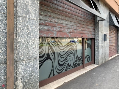 Negozio/Locale commerciale in Affitto in Viale Sant'Eufemia 24 a Brescia