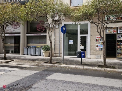 Negozio/Locale commerciale in Affitto in Viale Tenente Lena a Ragusa