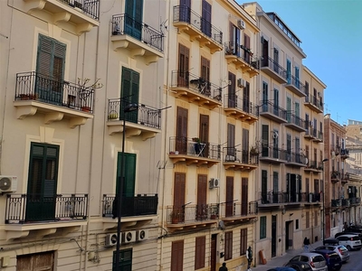 Quadrilocale in Via Paolo Emiliano Giudici 48 in zona Policlinico a Palermo