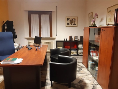 Ufficio in Affitto a Macerata, zona Semicentrale, 220€, 19 m², arredato