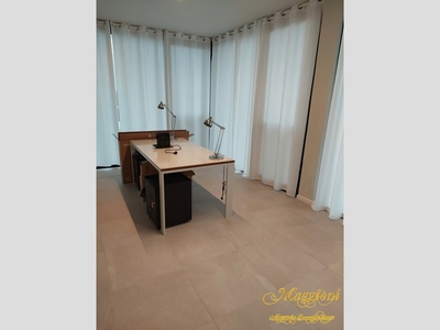 Ufficio in Affitto a Parma, 690€, 16 m²