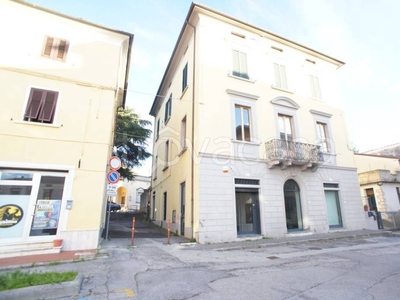 Ufficio in vendita a Monsummano Terme piazza Giovanni Amendola, 59