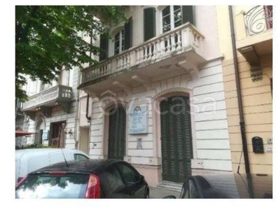Ufficio in vendita a Viareggio viale Michelangelo Buonarroti, 55049