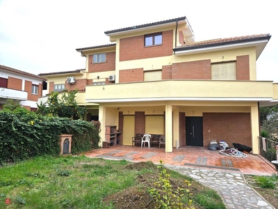 Villa in Affitto in a Riano