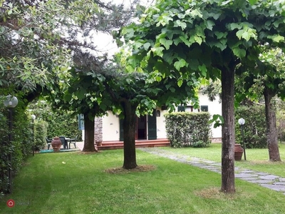 Villa in Affitto in Via Alessandro Volta a Forte dei Marmi