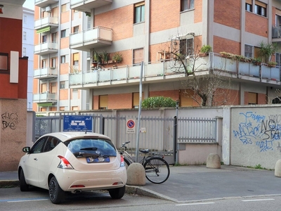 Box/Garage 13mq in vendita in via f. sacchetti 13, Sesto San Giovanni