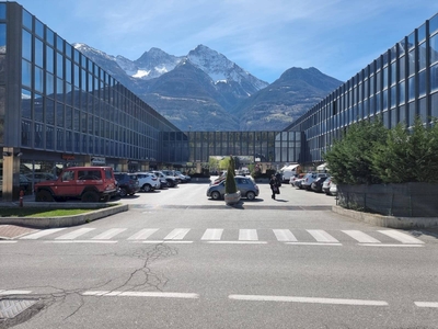 Vendita Magazzino Regione Borgnalle, Aosta