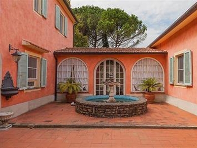 Villa in buono stato di 650 mq.