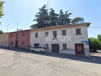 € 70.000 4 camere in Vendita, Fagnano, Castello di Serravalle (Bologna)