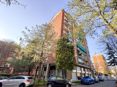 Appartamento in Vendita in Corso Sebastopoli 273 a Torino