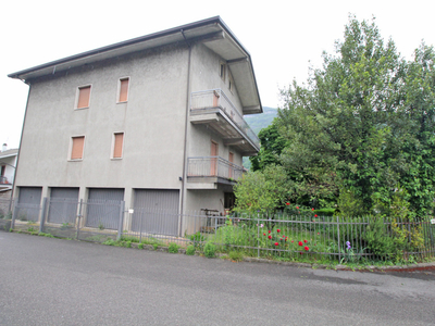 Appartamento in vendita in Esine, Italia
