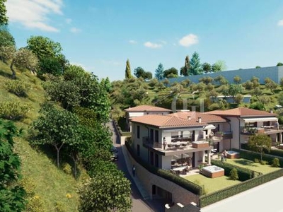 Appartamento in vendita in Gardone Riviera, Italia