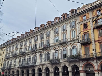 Appartamento in Vendita in Via Cernaia 40 a Torino